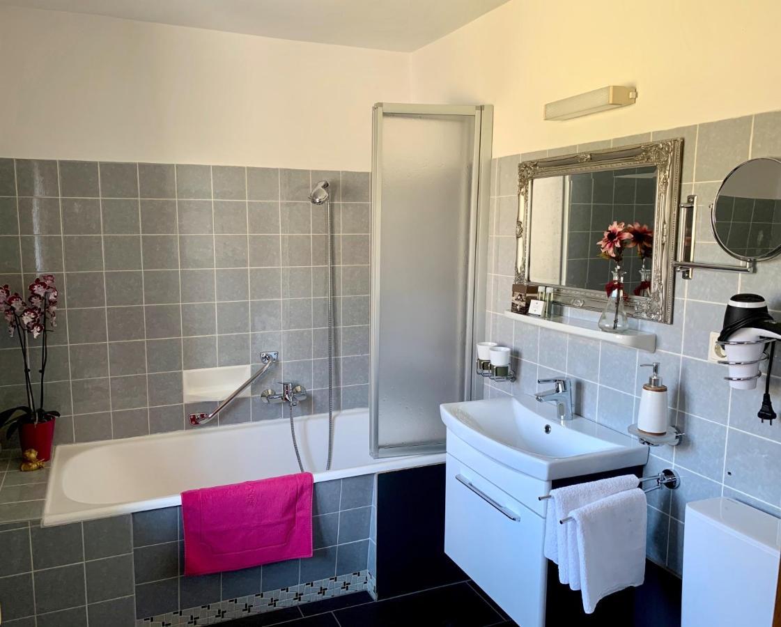 Haus Lukas Bed & Breakfast Зеефелд в Тирол Екстериор снимка